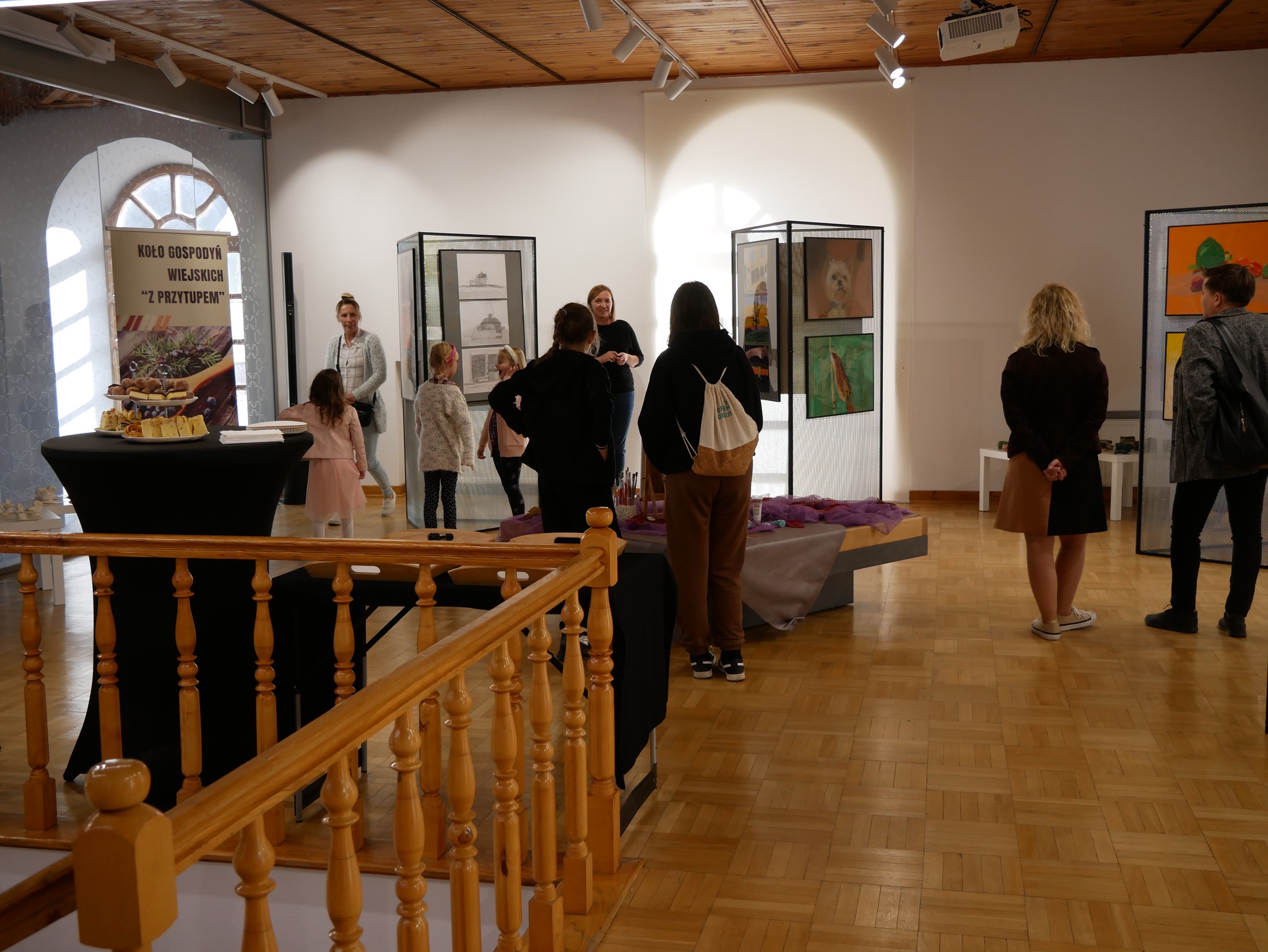 Otwarcie wystawy prac plastycznych